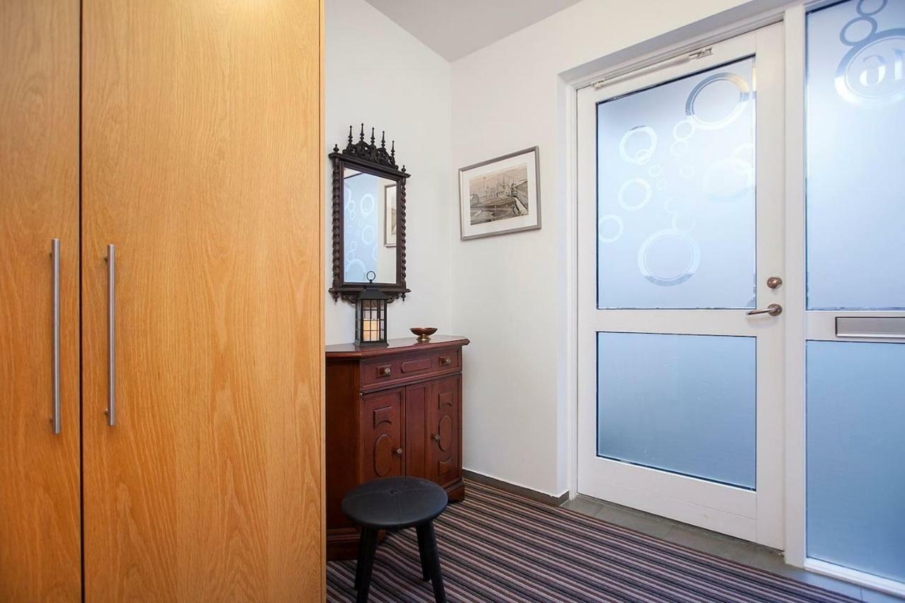 Cozy 3 Bedroom House Near The Blue Lagoon *